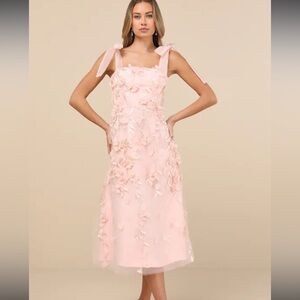 NWT Lulus Effortlessly Sweet Blush Tulle 3D Floral Tie-Strap Midi Dress Medium